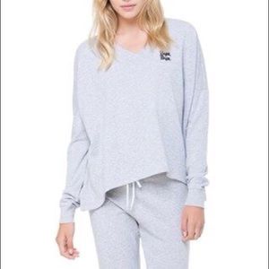 JUICY COUTURE V-NECK SWEATSHIRT